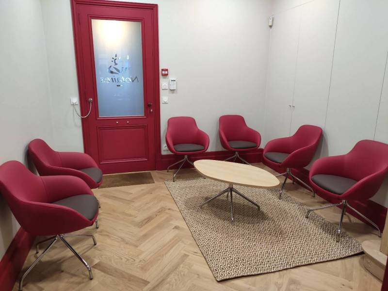Agencement d'espace de travail pour professionnels  Plans 3D pour la réalisation d'une salle d'attente dans un office notarial